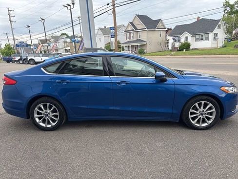Used 2017 Ford Fusion SE FWD image 5
