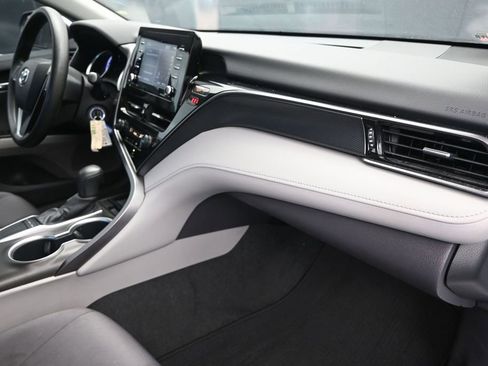 Used 2022 Toyota Camry LE image 24