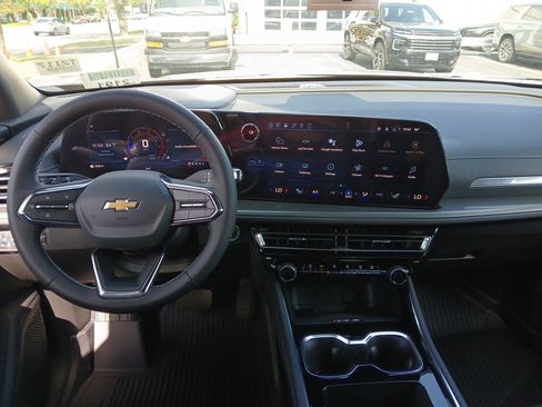 New 2026 Chevrolet Traverse LT w/ Driver Confidence Package image 7