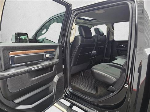 Used 2017 RAM 1500 Laramie w/ Convenience Group AWD/4WD image 13