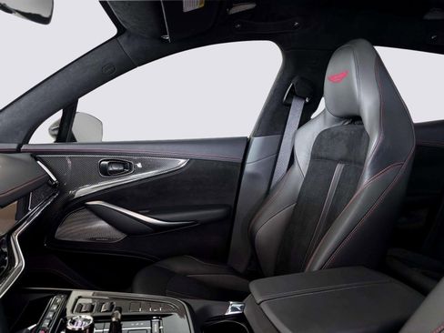 Used 2025 Aston Martin DBX 707 image 11