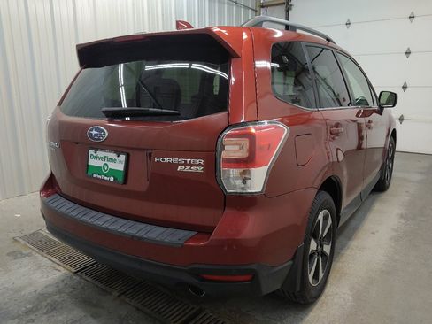 Used 2017 Subaru Forester 2.5i Limited AWD/4WD image 9