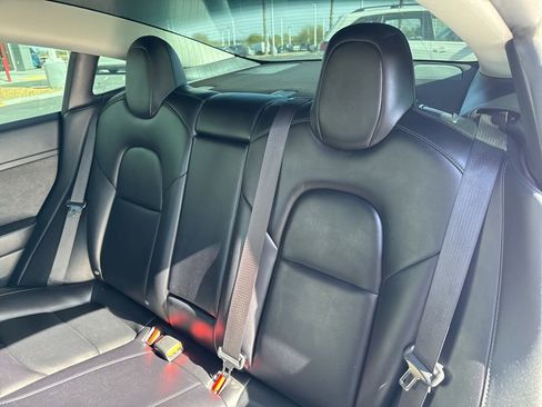 Used 2022 Tesla Model 3 Long Range image 17