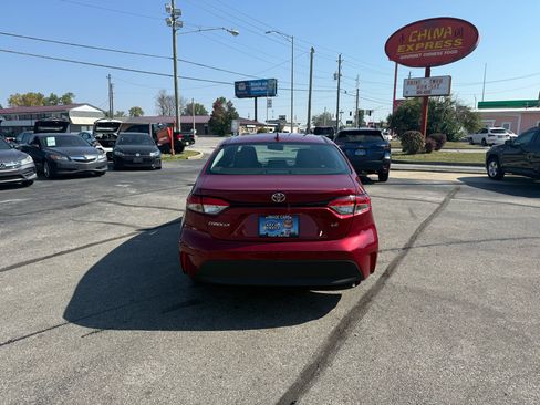 Used 2024 Toyota Corolla LE image 9