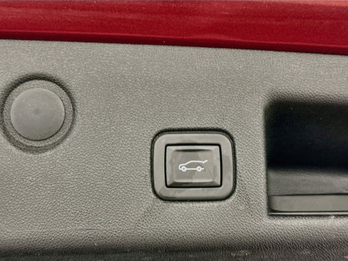 Used 2021 Chevrolet Equinox LT FWD image 31