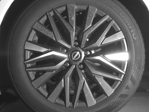 Used 2025 Nissan Altima 2.5 SV FWD image 14