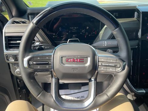 Used 2026 GMC Yukon Elevation w/ Elevation Premium Package AWD/4WD image 17