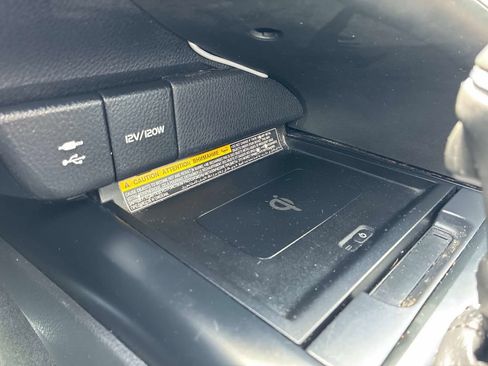 Used 2018 Toyota Camry SE w/ Audio Package FWD image 29
