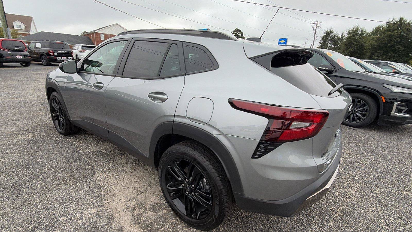 New 2026 Chevrolet Trax ACTIV w/ Sunroof Package FWD image 11