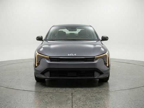 Used 2025 Kia K4 FWD image 2