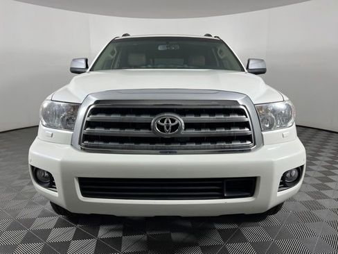Used 2017 Toyota Sequoia Platinum RWD image 5