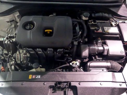 Used 2020 Hyundai Elantra Value Edition w/ Cargo Package (C1) image 33