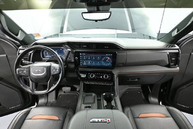 Used 2024 GMC Sierra 2500 AT4 w/ Technology Package AWD/4WD image 19