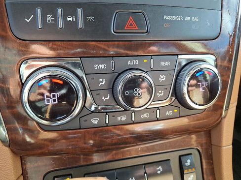 Used 2017 Buick Enclave Leather image 18