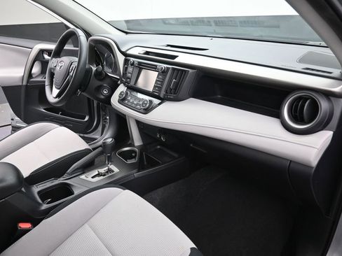 Used 2016 Toyota RAV4 XLE FWD image 16