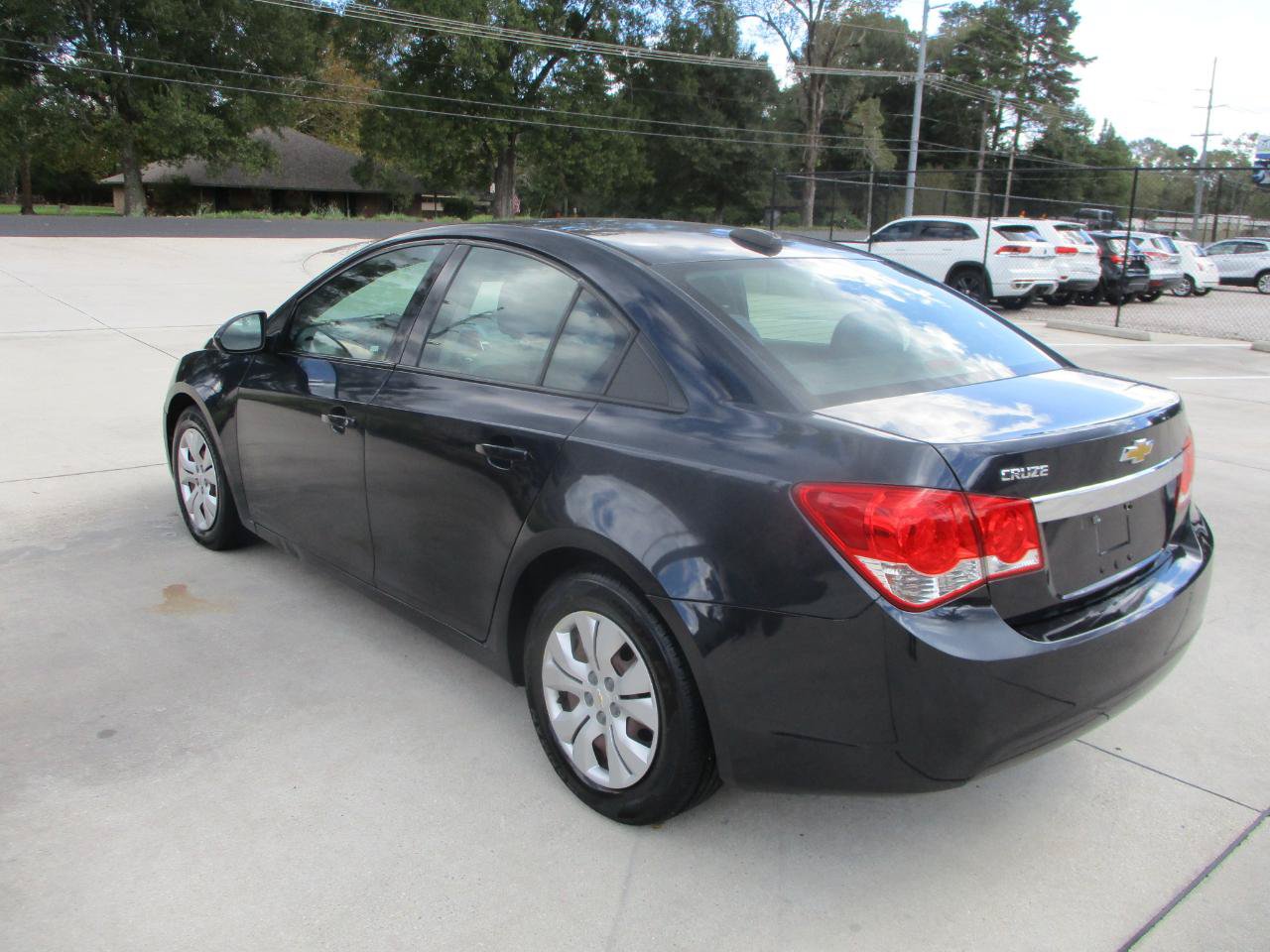 Used 2015 Chevrolet Cruze LS FWD image 8