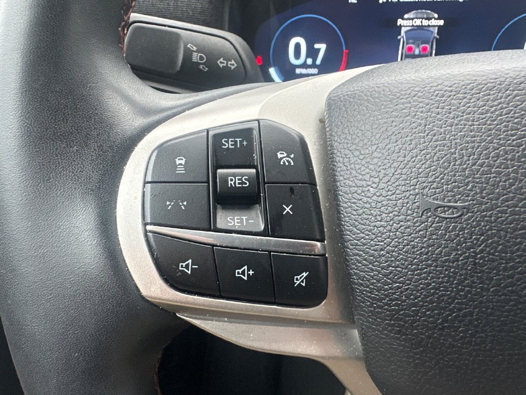 Used 2025 Ford Explorer Active w/ Active Comfort Package AWD/4WD image 19