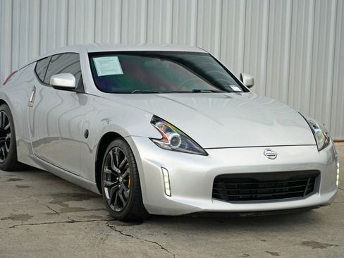 Used 2020 Nissan 370Z Coupe image 41