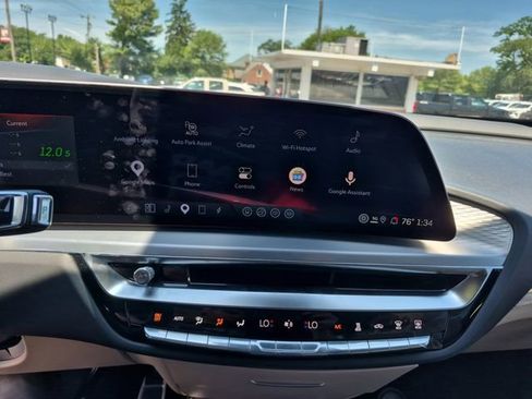 Used 2026 Cadillac Lyriq V AWD/4WD image 15