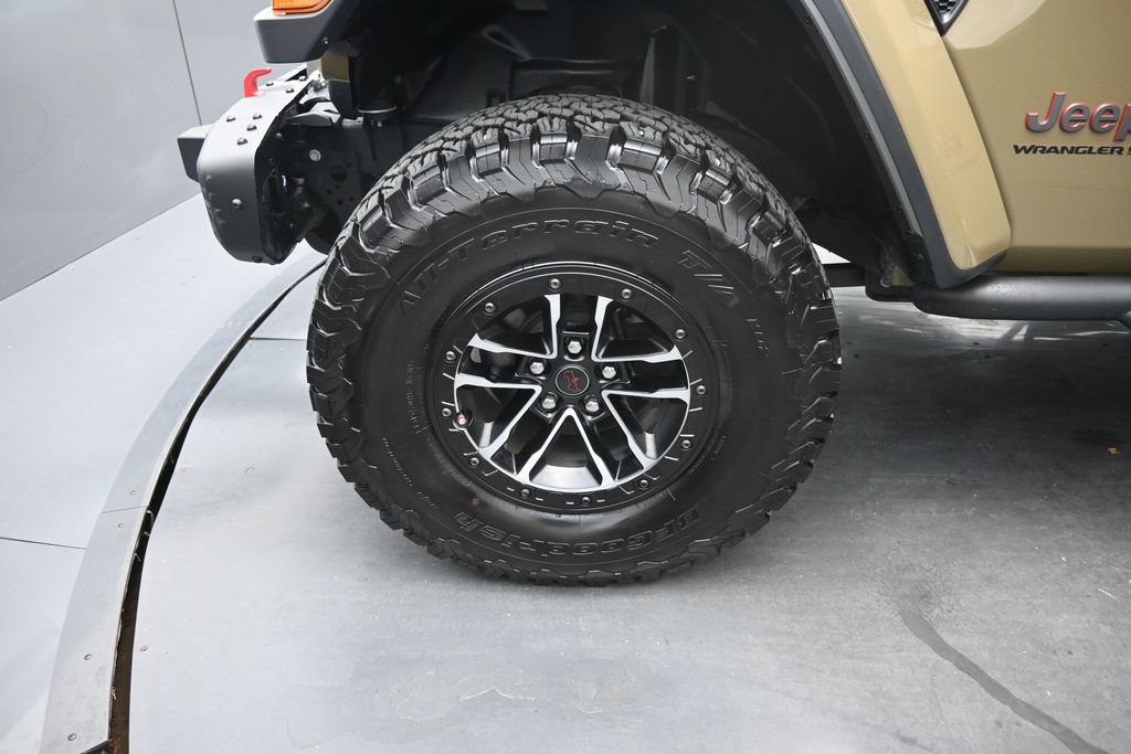 Used 2025 Jeep Wrangler Unlimited Rubicon AWD/4WD image 13