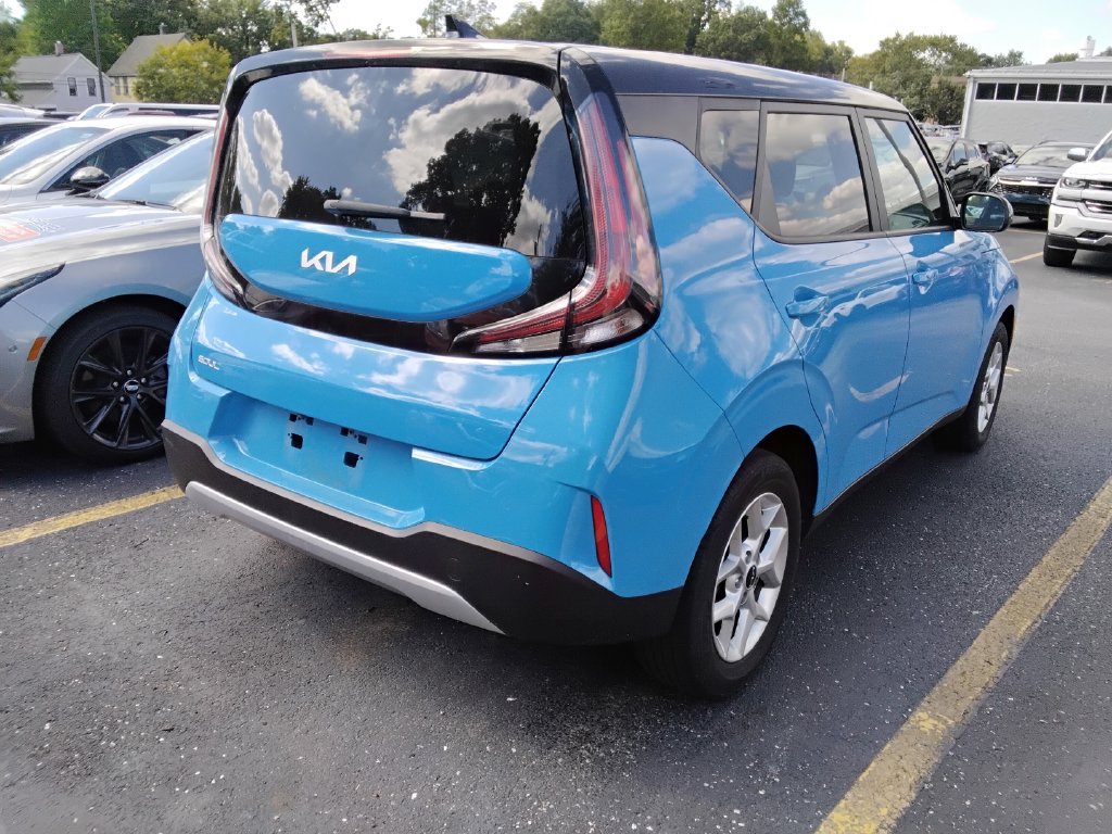Used 2024 Kia Soul S FWD image 6