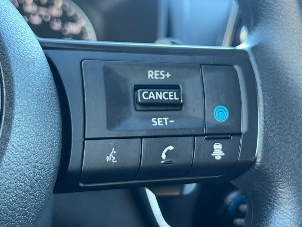 Certified 2024 Nissan Rogue SV FWD image 12