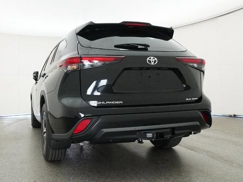 New 2026 Toyota Highlander XLE image 22
