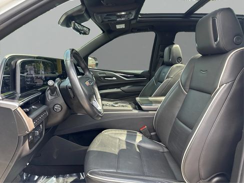 Used 2024 Cadillac Escalade ESV Sport w/ LPO, ONYX Package AWD/4WD image 9