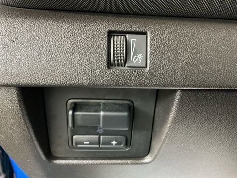 Used 2024 Chevrolet Colorado Z71 w/ Z71 Convenience Package 2 AWD/4WD image 15
