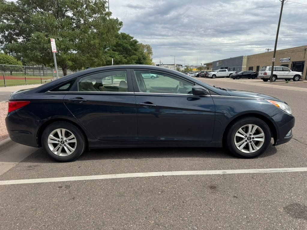 Used 2013 Hyundai Sonata GLS w/ Popular Equipment Pkg FWD image 5