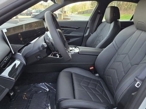 New 2026 BMW 530i w/ M Sport Package RWD image 18