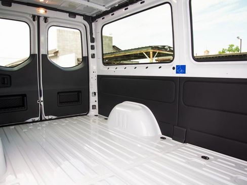 Used 2025 Mercedes-Benz Sprinter 144 Cargo image 19