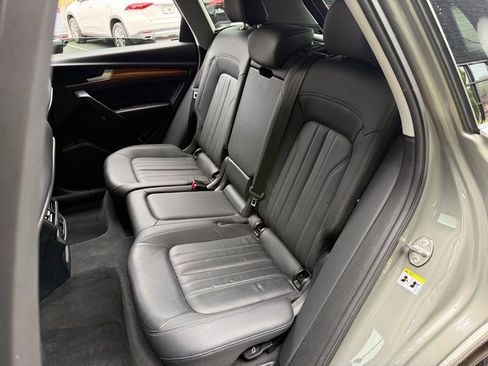 Used 2023 Audi Q5 2.0T Premium w/ Convenience Package AWD/4WD image 32