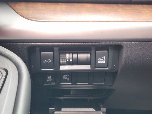 Used 2018 Subaru Outback 2.5i Limited w/ Popular Package #2 image 25