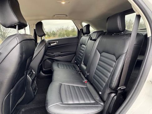 Used 2024 Ford Edge SEL w/ Convenience Package image 11