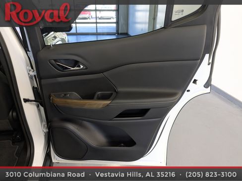 Used 2021 GMC Acadia SLE w/ Driver Convenience Package image 9