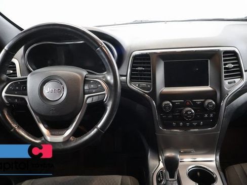 Used 2020 Jeep Grand Cherokee Laredo w/ Security & Convenience Group AWD/4WD image 13