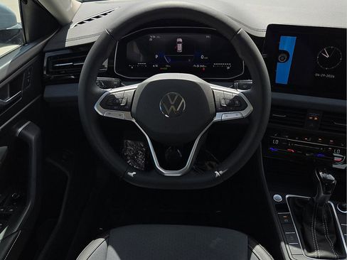 New 2026 Volkswagen Jetta SE FWD image 12