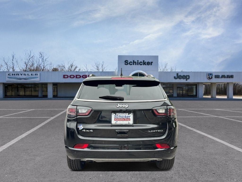 Used 2023 Jeep Compass Limited w/ Elite Group AWD/4WD image 4