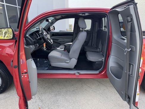 Used 2014 Toyota Tacoma 2WD Access Cab w/ Convenience Package image 13