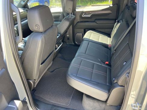 Used 2024 Chevrolet Silverado 1500 High Country w/ Technology Package AWD/4WD image 19