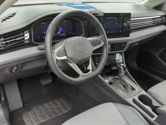 Used 2025 Volkswagen Jetta SE FWD image 10