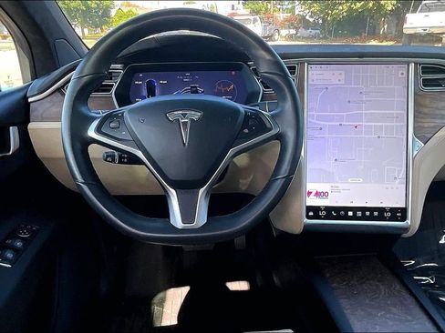 Used 2016 Tesla Model X 90D AWD/4WD image 7