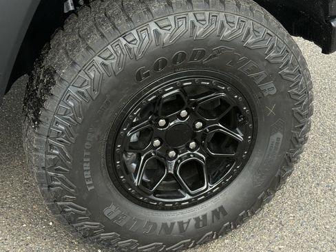 New 2026 Chevrolet Colorado ZR2 w/ ZR2 Bison Edition image 28