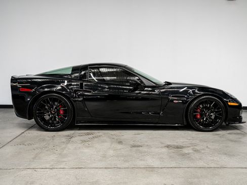 Used 2013 Chevrolet Corvette Z06 w/ 3LZ Preferred Equipment Group RWD image 43