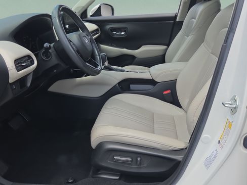 Certified 2024 Honda HR-V EX-L image 9