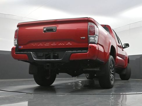 Used 2022 Toyota Tacoma TRD Sport w/ Technology Package AWD/4WD image 29