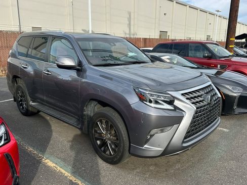 Used 2023 Lexus GX 460 Premium w/ Premium Package image 2