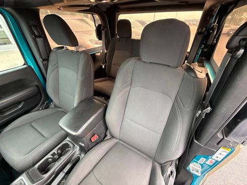 Used 2019 Jeep Wrangler Sport AWD/4WD image 14