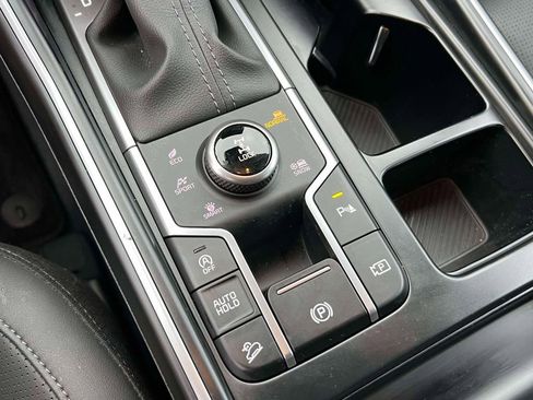 Used 2025 Kia Sorento S image 30